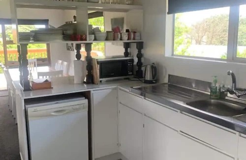 Cooks Beach House | Hosts on the Coast Holidays on Hardy