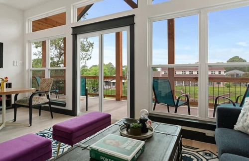 Cedar Creek Reservoir House | Two Luxury Homes For Large Groups