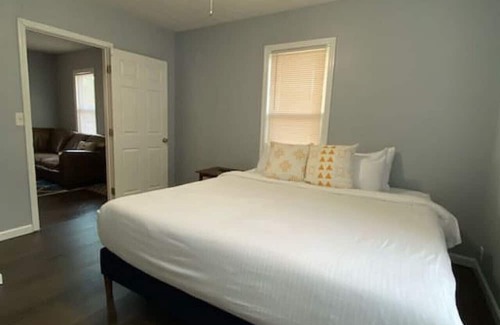 Kettering House | Friends & Family Oakwood-Kettering, UD Home 2Bd2Ba