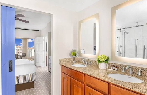 Williamsburg Resort | Marriott's Grande Vista 2 Bedroom/Bathroom Near Disney Universal and Seaworld