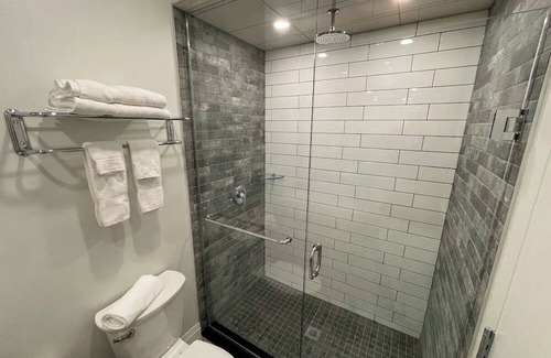 Grand Bend Apartment | Coastal Suites (Room 2) , Grand Bend