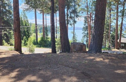 Susanville House | Multi-family Lakehouse with Spacious Parking!
