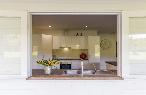 Oak Beach House | Holiday with Donkeys at the charming Oak Beach Donkey Inn