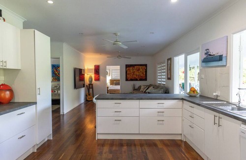 Oak Beach House | Holiday with Donkeys at the charming Oak Beach Donkey Inn