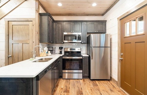 Pigeon Forge Cabin | 5 Minutes From Dollywood/In DwTn Pigeon Forge