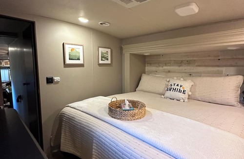 Charleston House | Cozy Camper close to Fishing & Boating