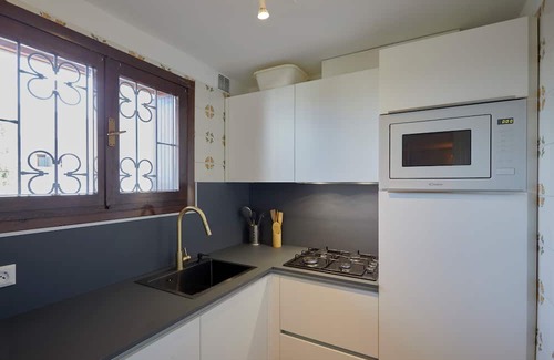Desenzano del Garda Apartment | [100mt Lake] Accogliente Appartamento per 6 Persone con Piscina e Parcheggio