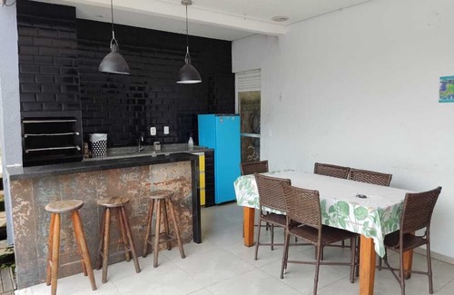 Pereque House | Casa p Temporada com Ampla Área de Lazer som na Área de Churrasqueira e Piscina