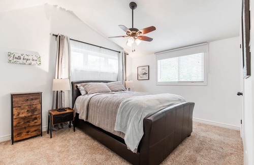 Rockwood House | Entire cozy 4 bedrooms house. Short driving distance to Guelph/Acton/Erin/Elora.