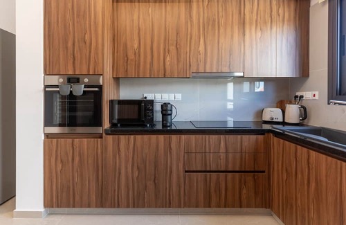 Kato Polemidia Apartment | Kyvelis I - Three Bedroom Apartment, Sleeps 4