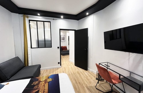 14th Arrondissement Apartment | Urban Flat 173 - Atelier Gaite Montparnasse