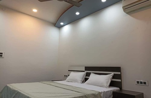 Barsar Hotel | The Royal Scout HomeStay Barsar