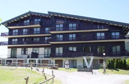 Les Gets Apartment | Ski-in/ski-out & foot of the slopes, balcony, parking, ski locker, 22m², Les Gets
