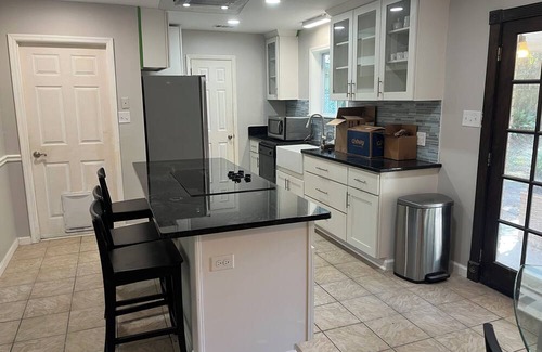 Windsor Forest House | Cozy Home with shaded backyard in quiet neighborhood