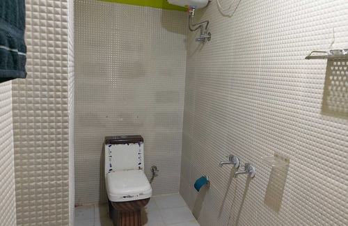 Hajo Hotel | OYO Flagship S S Residency