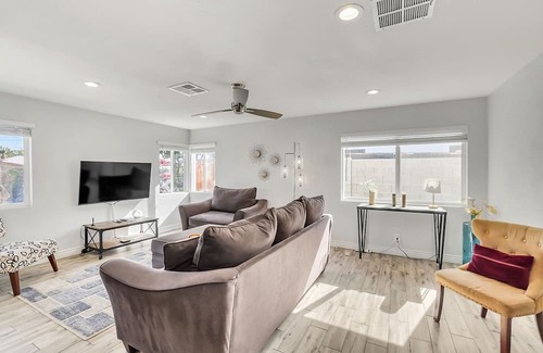 Coronado House | Urban Phoenix Gem, Discounted Summer Rates