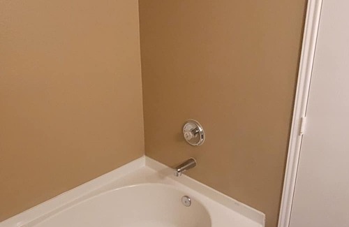 Lancaster House | One bedroom Full Bath in Lancaster