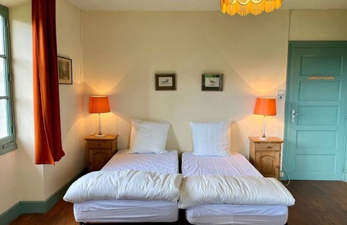 Rencurel House | Villa Rencurel, 4 bedrooms, 15 persons