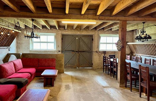 Rencurel House | Villa Rencurel, 4 bedrooms, 15 persons