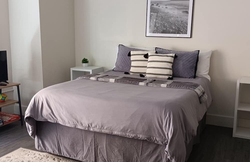 Tucson Apartment | cozy queen hideaway is located in the historical down town Tucson area.