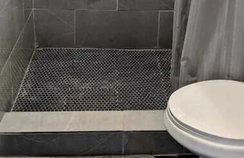 Winslow House | Bigfoot Hideout -Hotel amenities with a social vibe! Wendigo room #6