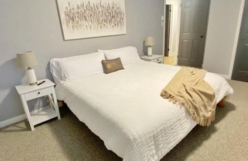 Fredericton Apartment | This sweet 3 bedroom apartment is located 10 mins outside of town