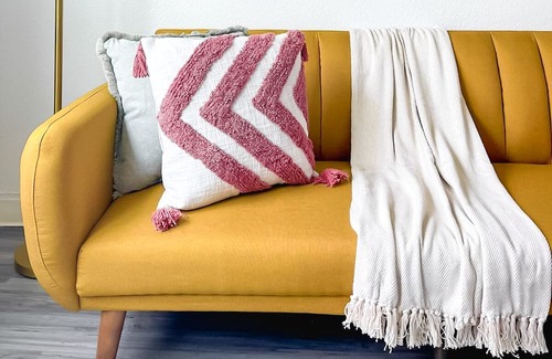 Mount Auburn Apartment | Sleepover: Vivid 1BD/1BA + Gym -Cincinnati