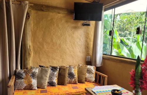 Mambucaba Cottage | Casa da Cachoeira 2, em Paraty, Somos pet Friendly