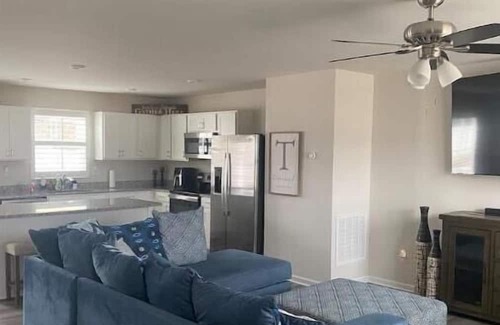 Troutman House | Serene Escape New Home Near Lake Norman. Pet-Friendly, Huge Private Yard!