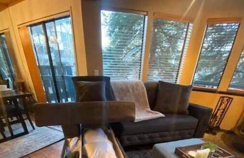 Big Bear Lake House | Beautiful Townhome Next To The Lake & Village