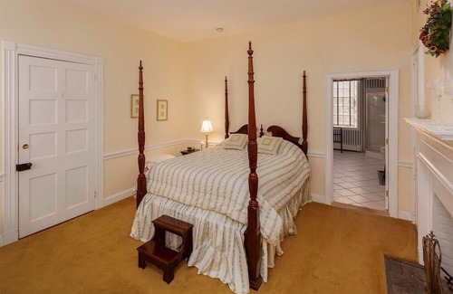 Marietta Bed & Breakfast | Ascot Bed & Breakfast Sleeps up to 16+