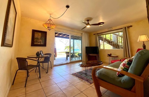 Playa Langosta Apartment | Mariposa Beachfront Apartment 1 Bedroom