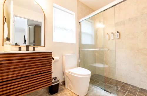 Crescent Beach Condo | Luxury 2BD 2BTH - Condo #1