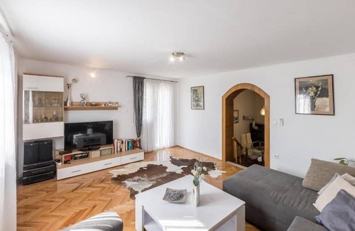 Solin Apartment | One bedroom apartment with terrace Solin, Split (A-21757-a)
