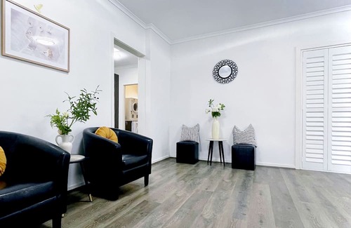 Sandringham Villa | Near Beach House by GoodLive