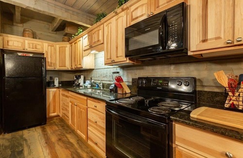 Chalet Village Cabin | Gatlinburg Cabin By The Trees