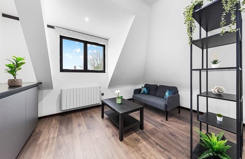 Golders Green Apartment | Luxury Spacious 2 person Suite in North London