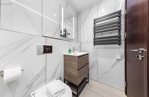 Golders Green Apartment | Stylish King Size Bed Studio near Central London