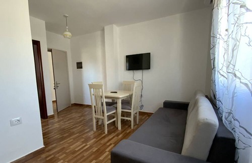 Ksamil Apartment | A comfortable home-away-from-home experience, close to everything.