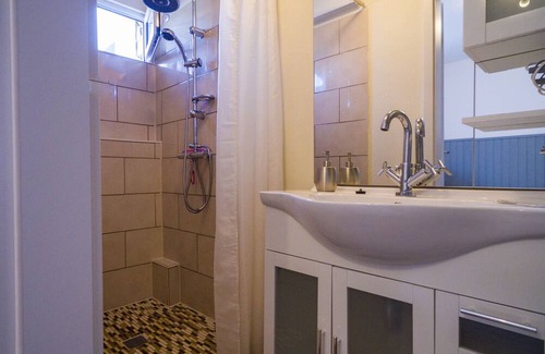 Berensch Apartment | Vrbo Property