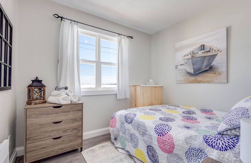 Prince County Cottage | Cozy Riverview Getaway: 3BR, Hot Tub, pets welcome!