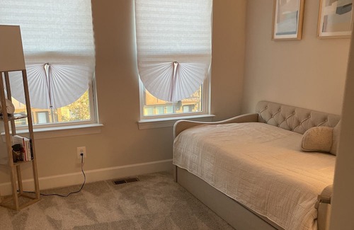 Lake Arbor House | Stunning home close to DC/NFL stadium/MGM Grand