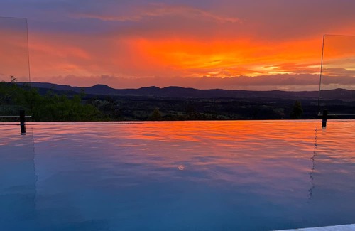 Sarabah House | Luxurious Guest Retreat | Gold Coast | Brisbane | Sleeps 10