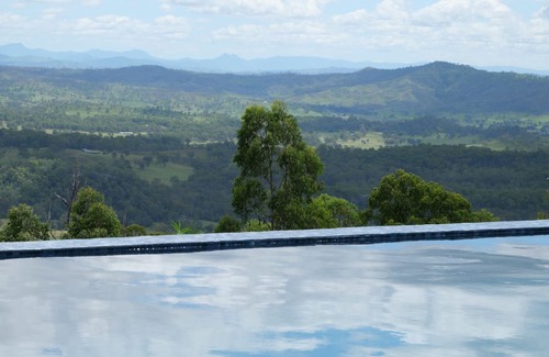 Sarabah House | Luxurious Guest Retreat | Gold Coast | Brisbane | Sleeps 10