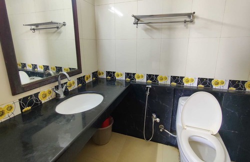 Thampanoor Hotel | Collection O Thampanoor Teekay Palace