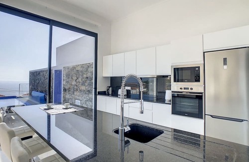 Estrela da Calheta House | Casa dos Amores by LovelyStay