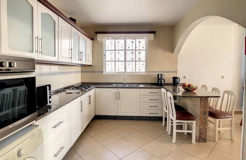 Paul do Mar House | Naya Beach House by LovelyStay