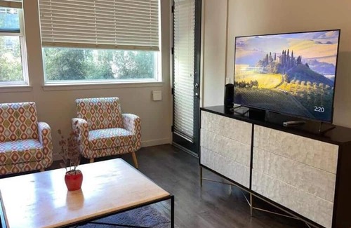 Warner Center Apartment | Luxury Designed 2 Bedrooms Part Hotel in Woodland Hills CA