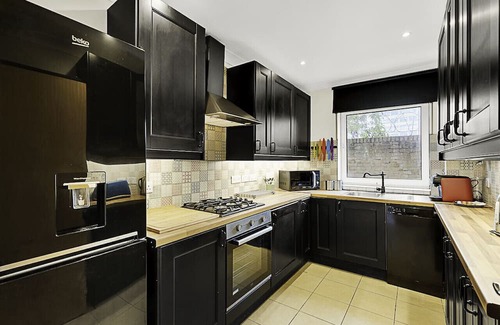 Abbey Apartment | Charming Centrally Located Wimbledon Flat
