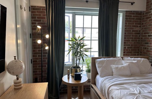 Bedford-Stuyvesant Apartment | Gorgeous three bedroom NYC